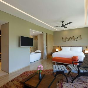 D'Corner Suite